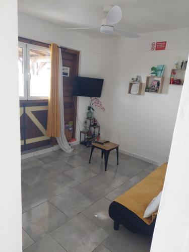 A Ka Roro petit appart cosy T2 - proche CHU, wifi, piscine in Morne-A-l'Eau