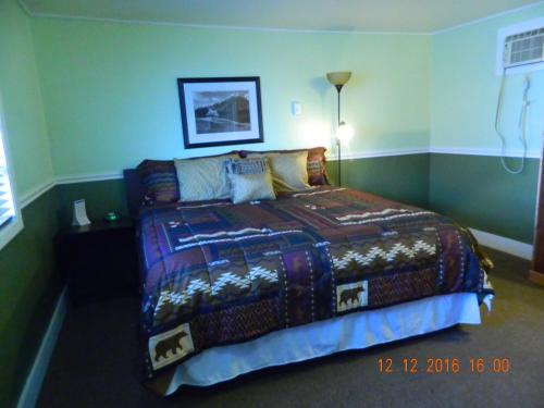 3 double beds