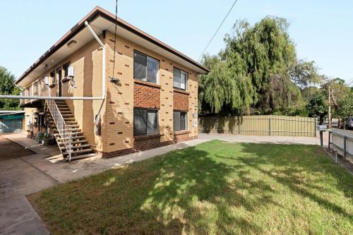 Luxe 2BR, Restaurants, 8 Min to CBD FREE Parking in Prospect
