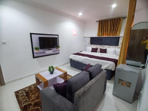 Hebron Hotels And Suites Owerri in โอเวริ