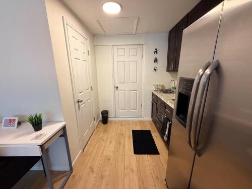 Sunny Baldwin Park Studio Walk to Cafes & Downtown Orlando in Orlando East