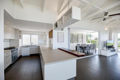 Aqua North House Ocean Views & Pool - image 2