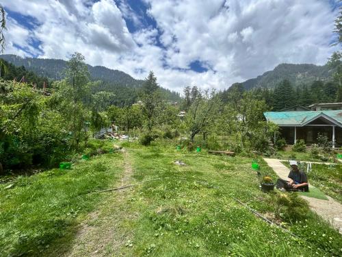 Jardim, HOTEL DEVIDYAR in Manali