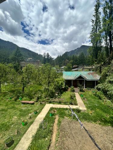 Jardim, HOTEL DEVIDYAR in Manali
