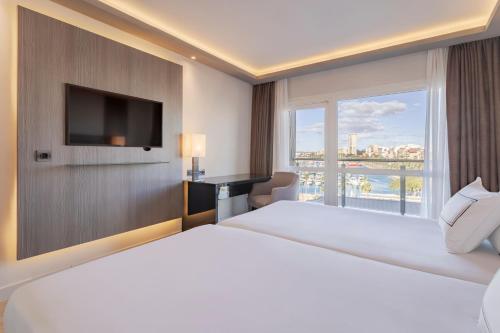 room detail thumbnail 1