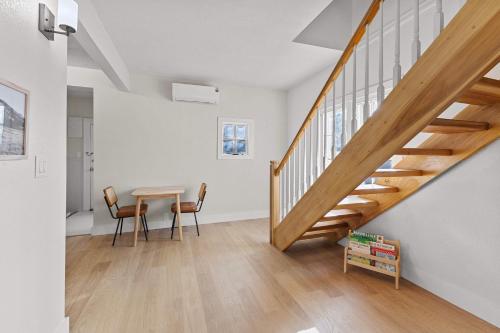 3BR Charming Home Bright Space & Sleeps 8 in 梅薩章克申