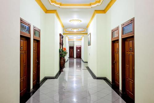 Exterior view, Hotel Abbas Syariah RedPartner in Kudus
