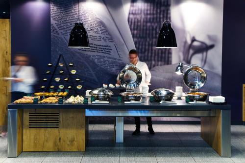 ibis Birmingham Centre New Street Station Hotel - image 3