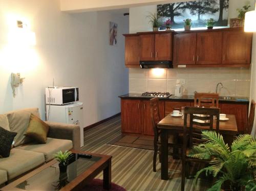 Hiltonia Luxury Apartments (Seagull Residencies)