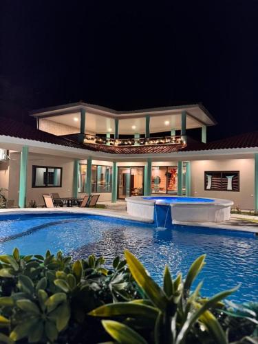 Casa de Playa Villa Anabella – khách sạn tại Salitran