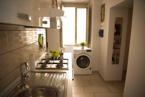 Carol House - image 3