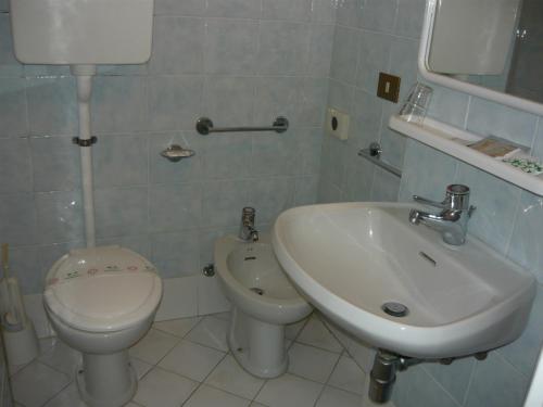 Hotel Acquazzurra - image 3