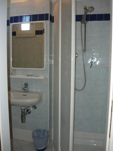 Double or Twin Room image 10