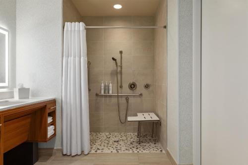 Home2 Suites by Hilton Farmington/Bloomfield - image 25