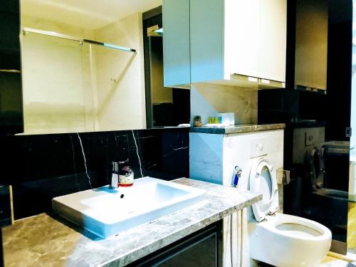 Bathroom, Platinum KLCC by Keystone House in Little India