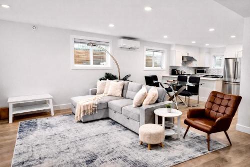 Royal Bay Guest Suite – khách sạn tại Colwood