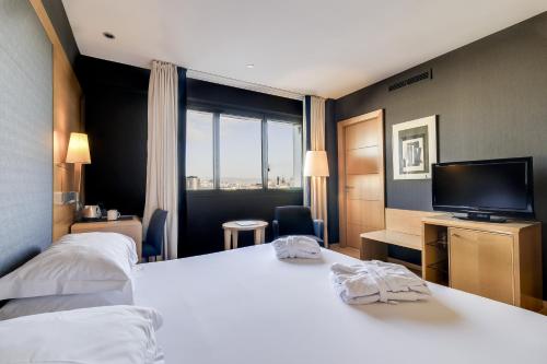 Hotel Barcelona Universal - image 13