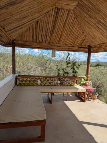 Rustic house near Tsavo - wildlife & sunsets in Tsavo