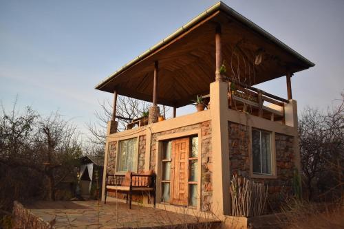 Rustic house near Tsavo - wildlife & sunsets in Tsavo