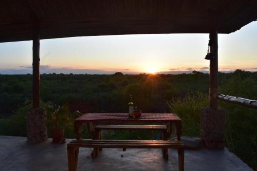 Rustic house near Tsavo - wildlife & sunsets in Tsavo