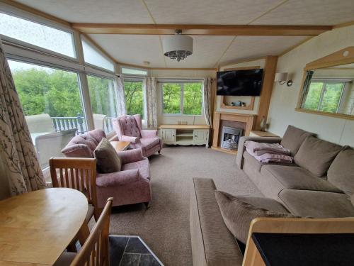 Discover Serenity in Our 3-Bed Static Caravan at Clarach Bay Holiday Village! in Clarach