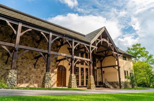 山あいの静かなログハウス Quiet Mountain Log House with Indoor Hot Spring Bath — other in 岐阜県郡上市高鷲町鮎立6185-90, Gujo Japan, 501-5304