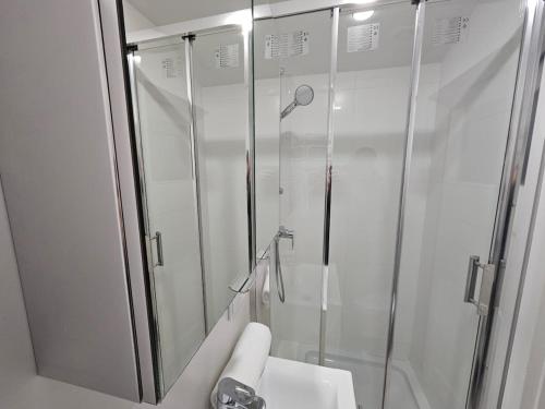 Chopina 23 - Skośny by Grand Apartments - image 3