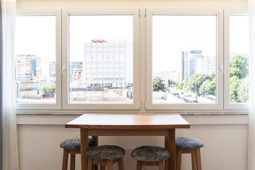 Luxury Central 2BR with City View and Self Check-in - image 5