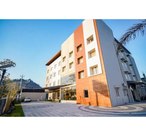 Hotel Nakshathra- A Royal Stay - Varathamanathi Dam