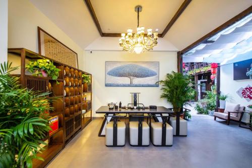 驿泊丨晴雪Moonstar梦枕星河观山美宿丨丽江古城四方街店丨 - image 2