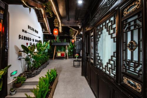 驿泊丨晴雪Moonstar梦枕星河观山美宿丨丽江古城四方街店丨 - image 4