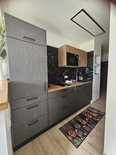 מטבח, Bergpanorama zum Grimming Appartement Ferienwohnung Pichlarn in איגן אים אנסטאל