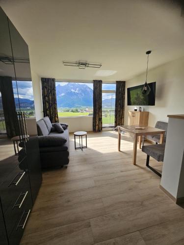 טרקלין, Bergpanorama zum Grimming Appartement Ferienwohnung Pichlarn in איגן אים אנסטאל