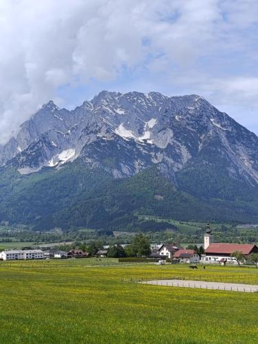 Bergpanorama zum Grimming Appartement Ferienwohnung Pichlarn