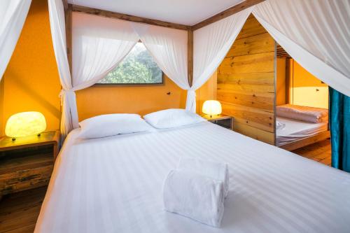 TENT 1  image 6