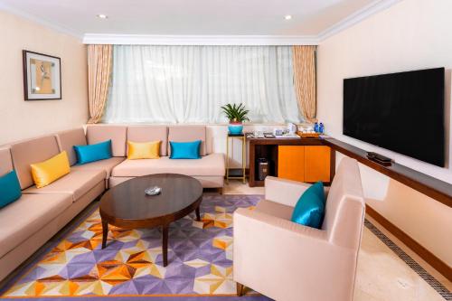 room detail thumbnail 1