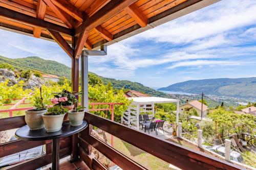 Seaview Chalet