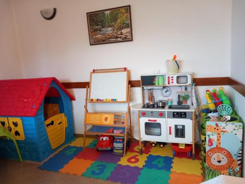 Kris Guest House - image 4