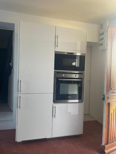 virtuve, Maison de plain pied au coeur du village in Ganē Surluāra