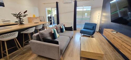 TheSecret 8 couchages, Sanctuaires et gare 5mn Climatisé , salle de sport terasse
