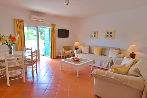 Sunny Sea apartment by the sea – khách sạn tại Prainha