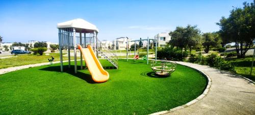 Esentepe Turtle Bay Village 2-bedroom sea view apartment in 에센테페