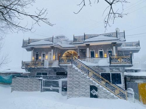 The Balaj Cottages – khách sạn tại Nathia Gali
