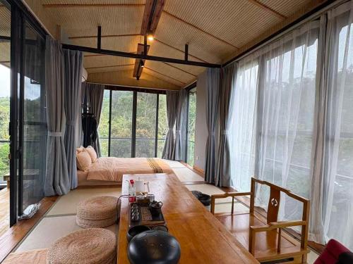 Limu Mountain Forest Park in Qiongzhong Li and Miao