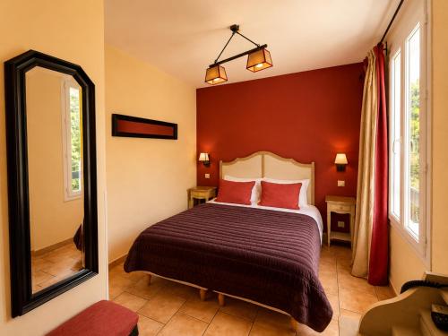 1 queen bed