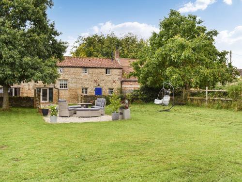 Garden, Low Hall Barn in East Ayton