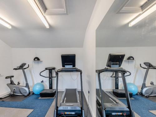 Fitnesa centrs, Ty Nant-Oxl in Gvinfī