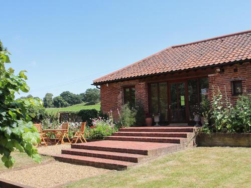 Exterior view of Elm Tree Barn