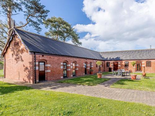 Vista exterior, Low Barn in Market Bosworth