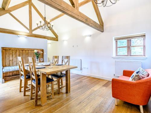 Instalaciones, Low Barn in Market Bosworth